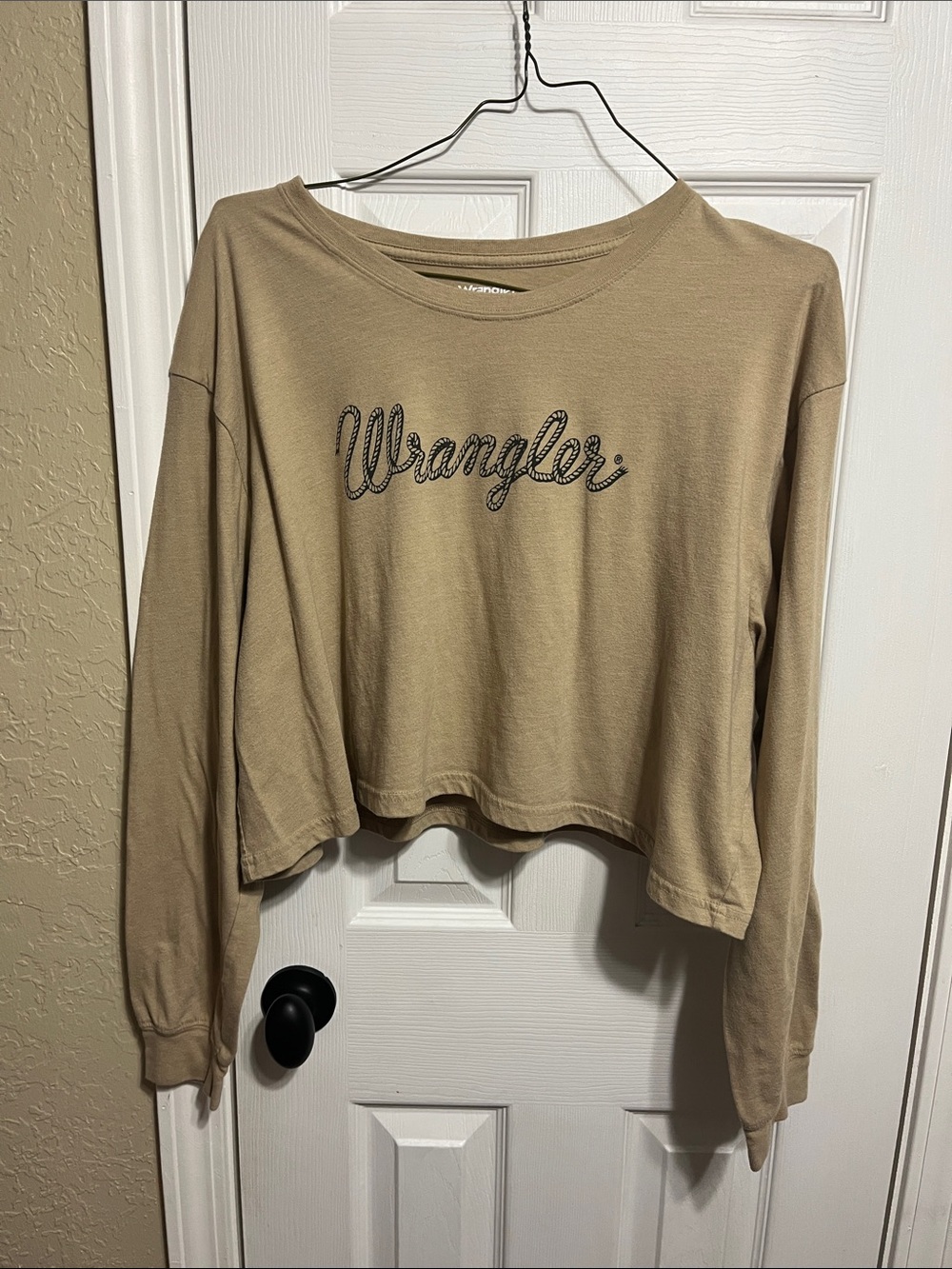 Wrangler Tan Cropped Long-Sleeve Logo Sweatshirt